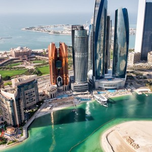 Abu Dhabi con volo da Bari